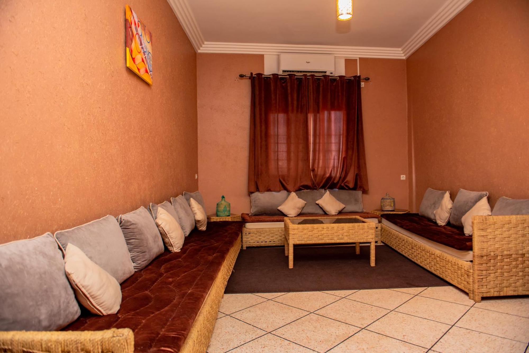 Appartement Afgo 瓦尔扎扎特 外观 照片